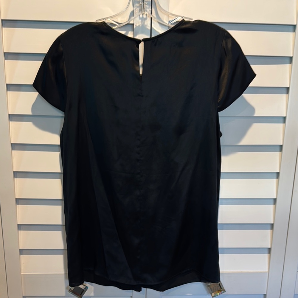 Vince NWOT Black Pleated Cap Sleeve Blouse in 97% Silk/3% Spandex. - Picture 6 of 9